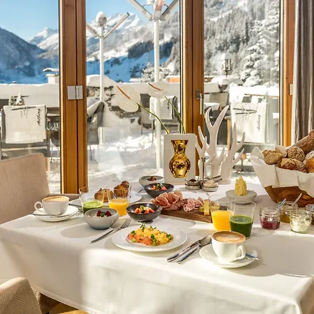 Otel Tannenhof*****superior Sankt Anton am Arlberg